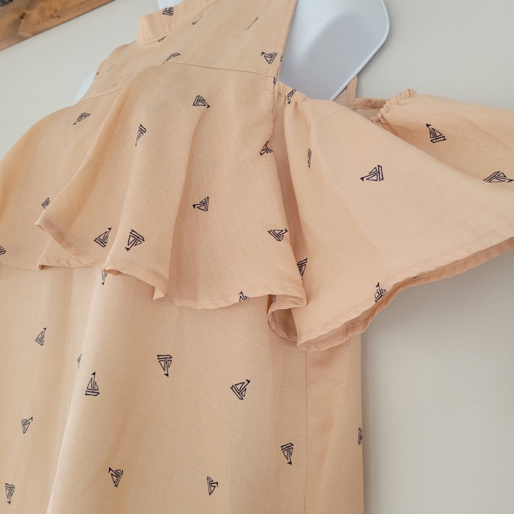Flowy Blouse with peep shoulder - Picture 4 of 5